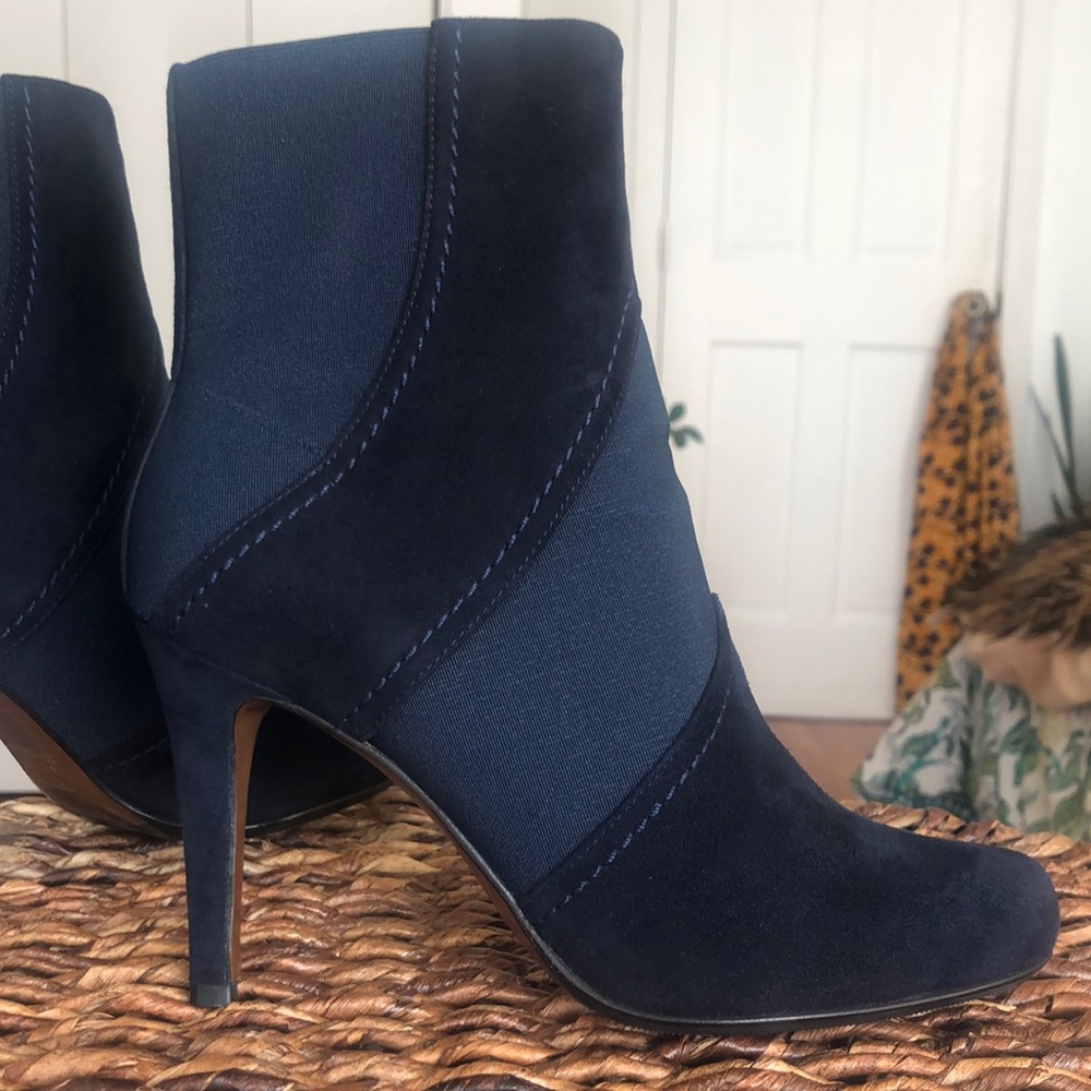 Walter Steiger navy blue suede booties